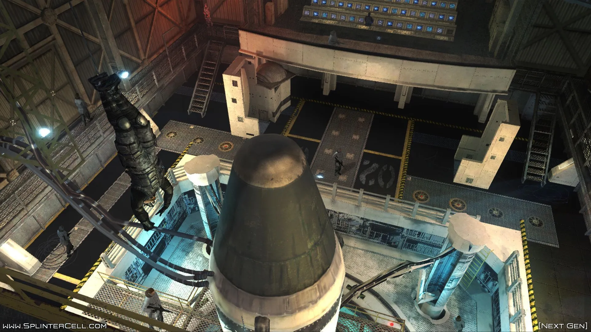 Sam Fisher descends on a rope towards a missile